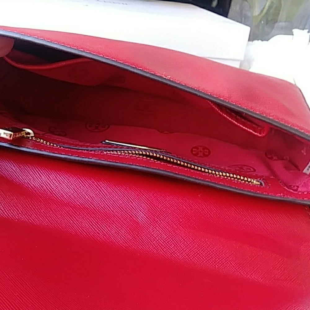 Tory Burch Robinson Cross-body Handbag! - Picture 6 of 8